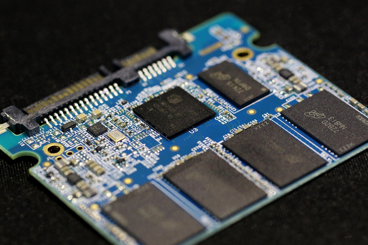 solid-state-drive-6158469_1280